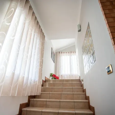 Bb Domus Frühstückspension