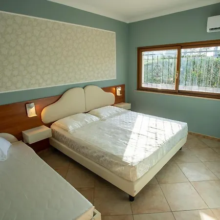 Bb Domus 4* קטנזארו