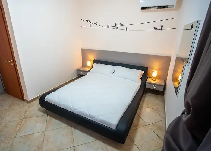 לינה וארוחת בוקר Bb Domus קטנזארו